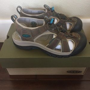 Keen Women’s Brown Leather Sandals Sz 37/6.5